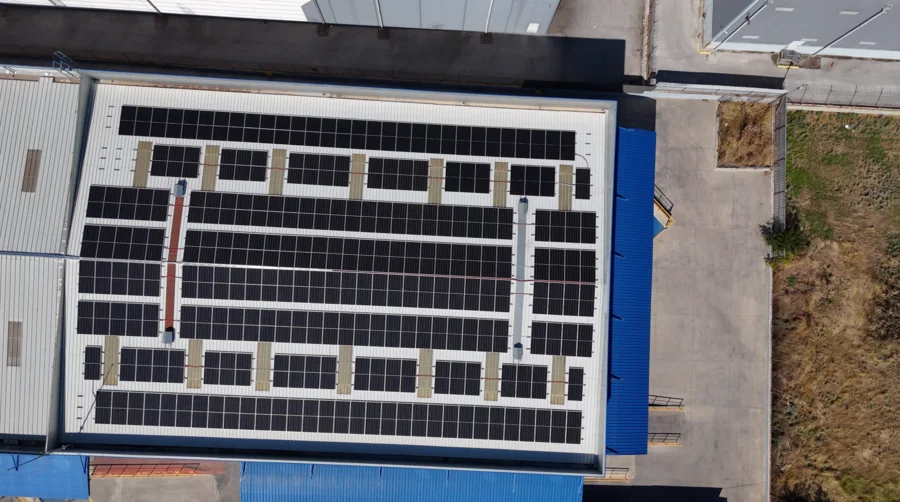 Έργο αυτοπαραγωγής FARMACHEM 140 kWp με σύστημα αποθήκευσης ENERGRID 261 kWh στη ΒΙ.ΠΕ. Σίνδου.